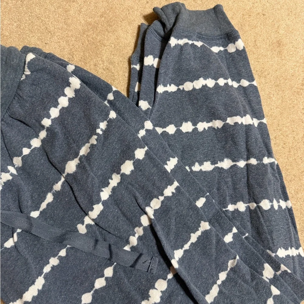 Secret Treasures Women’s Lounge Set - Picture 4 of 5